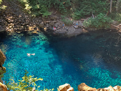 Blue pool on Oregon's Mckenzie River